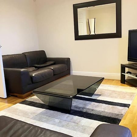 Central Chester Bedrooms Екстериор снимка
