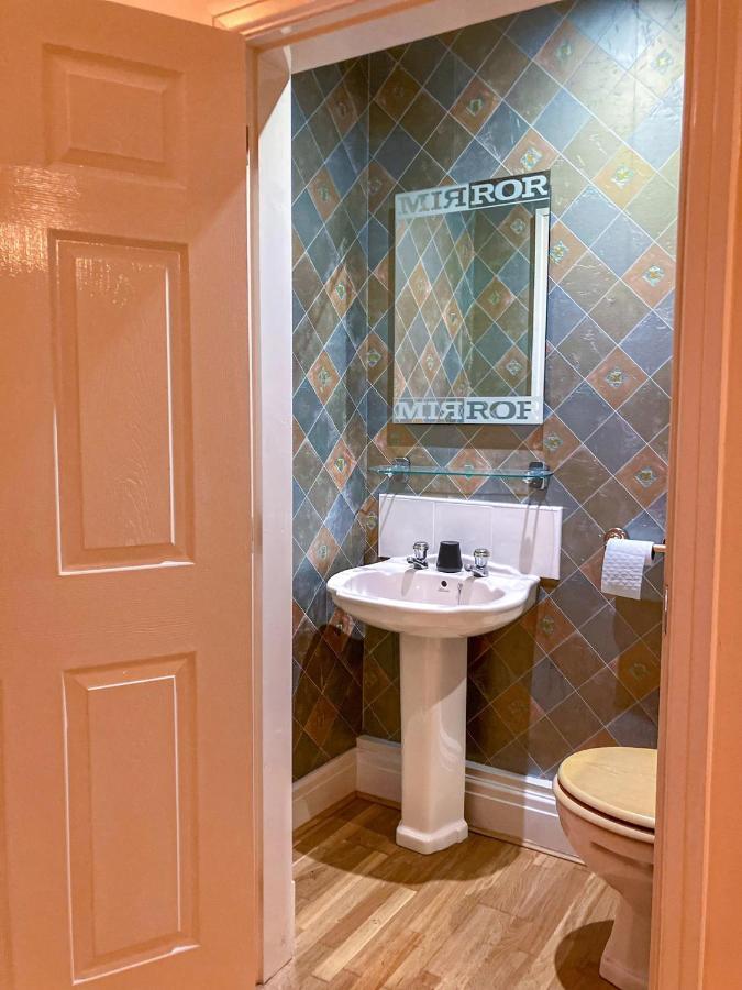 Central Chester Bedrooms Екстериор снимка