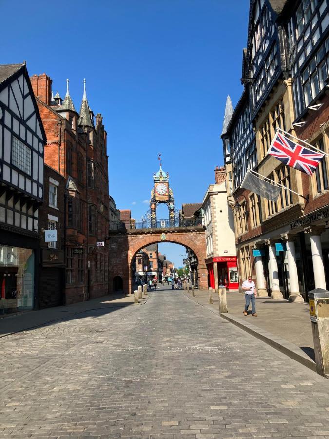 Central Chester Bedrooms Екстериор снимка