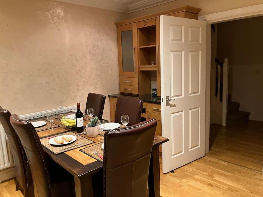 Central Chester Bedrooms Екстериор снимка
