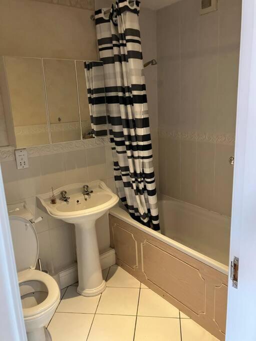 Central Chester Bedrooms Екстериор снимка